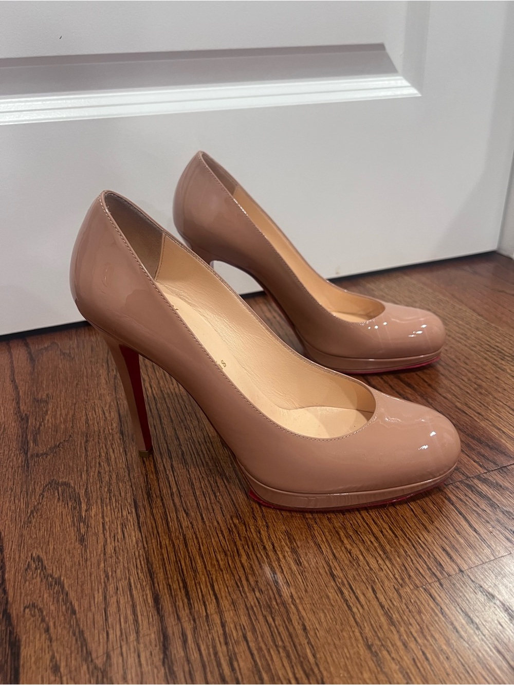 Christian Louboutin Simple Pump Nude